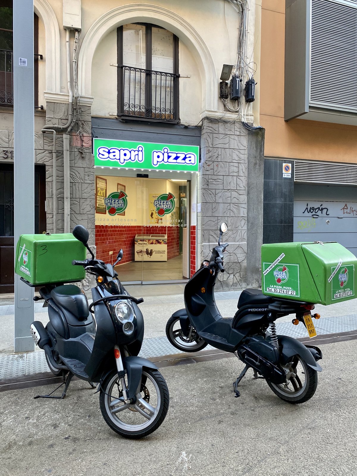 Sapri Pizza Sant Andreu - imagen de la galería